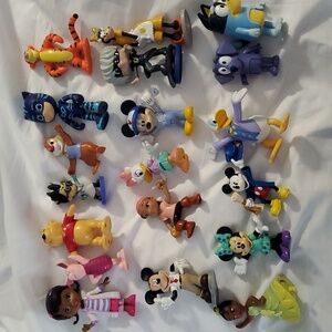 : 19 Disney toy Figures PVC small Cake Topper toys  Mickey Mouse pooh disney jr.